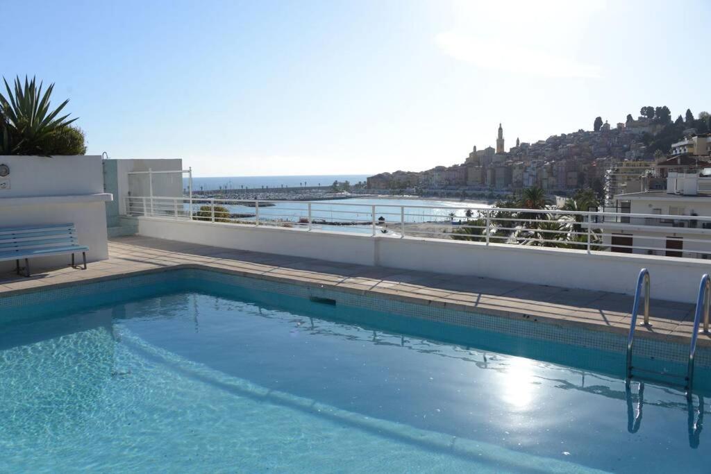 Le Lodge, T2 classé 3 étoiles avec jardin, parking, piscine&mer à 2 pas Menton Exterior foto