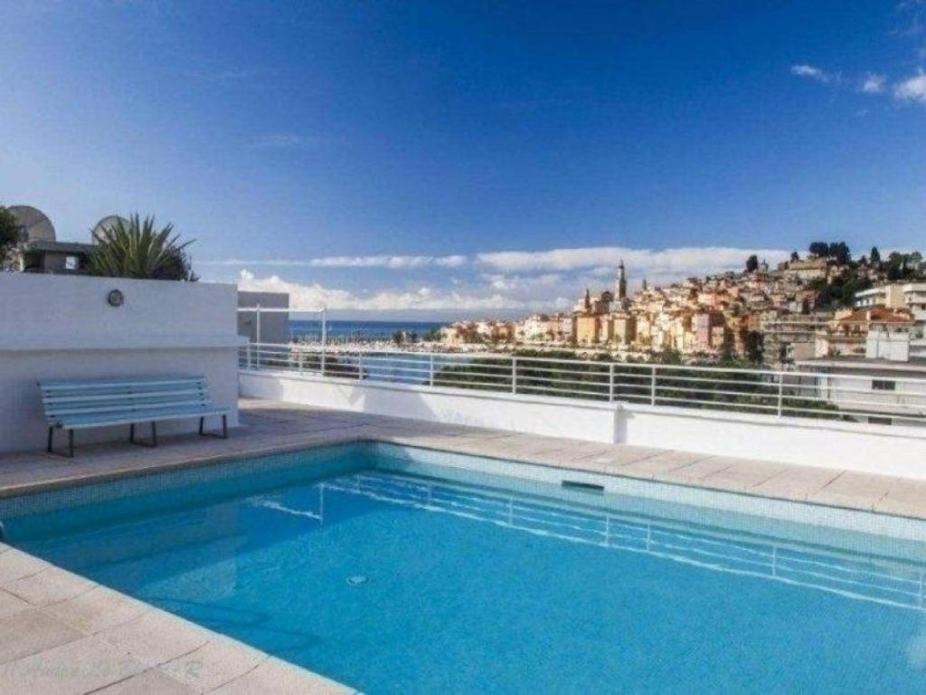 Le Lodge, T2 classé 3 étoiles avec jardin, parking, piscine&mer à 2 pas Menton Exterior foto