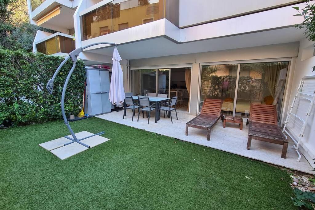 Le Lodge, T2 classé 3 étoiles avec jardin, parking, piscine&mer à 2 pas Menton Exterior foto